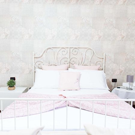 Laetitia Guest House32 アヴェルサ エクステリア 写真